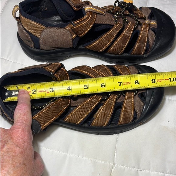 Keen Closed Toe Waterproof Brown Outdoor Adventure Sandals - Picture 10 of 11